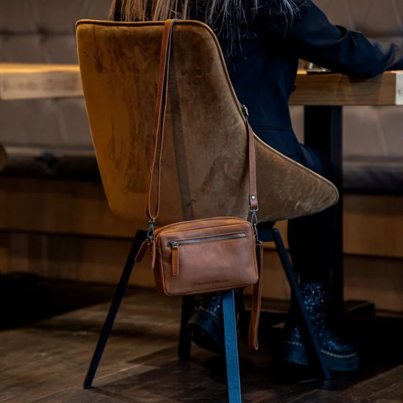 The Chesterfield Brand Tustin Cognac Leather Crossbody bag C48.122231-zoom-