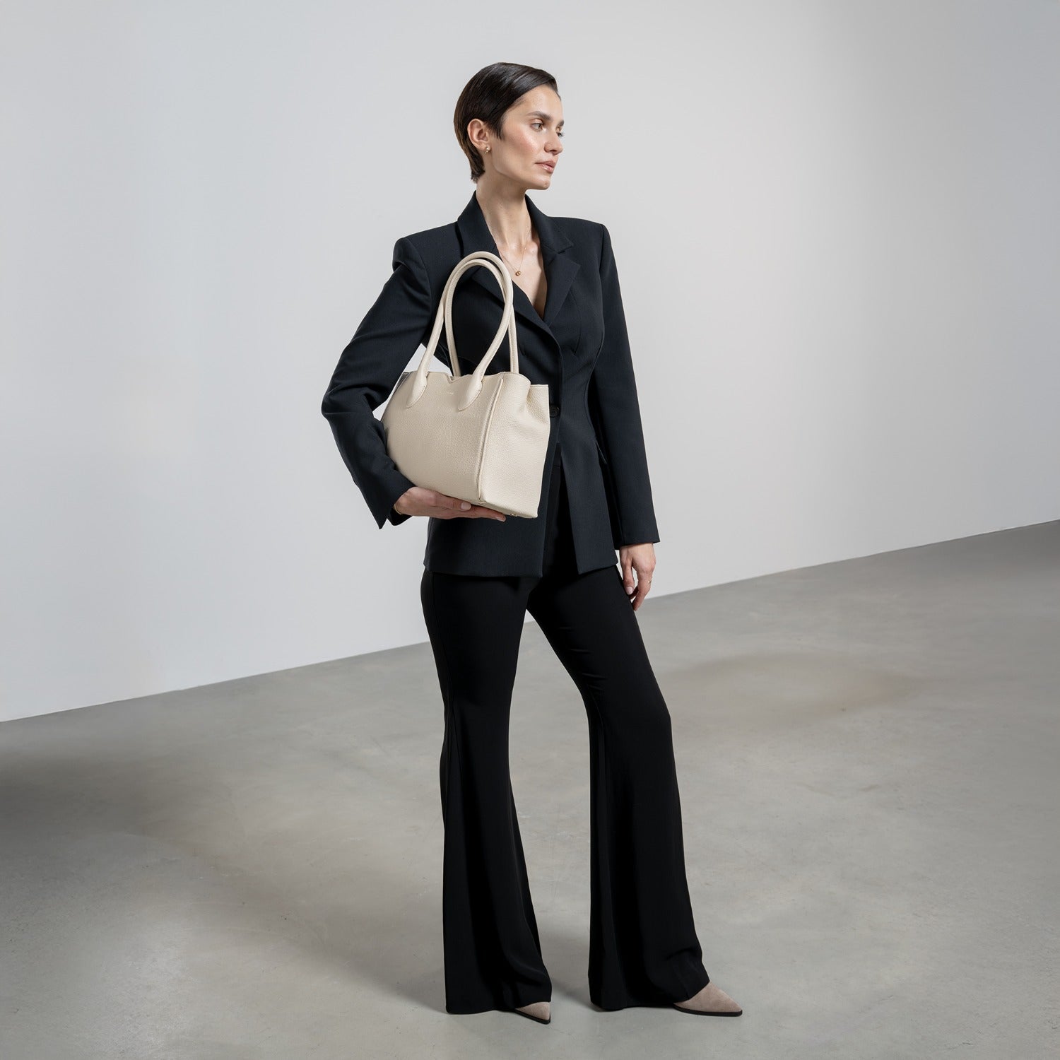 Isabel Bernard Honoré Cloe Midi Crème Kalfsleren Handtas IB25082-070