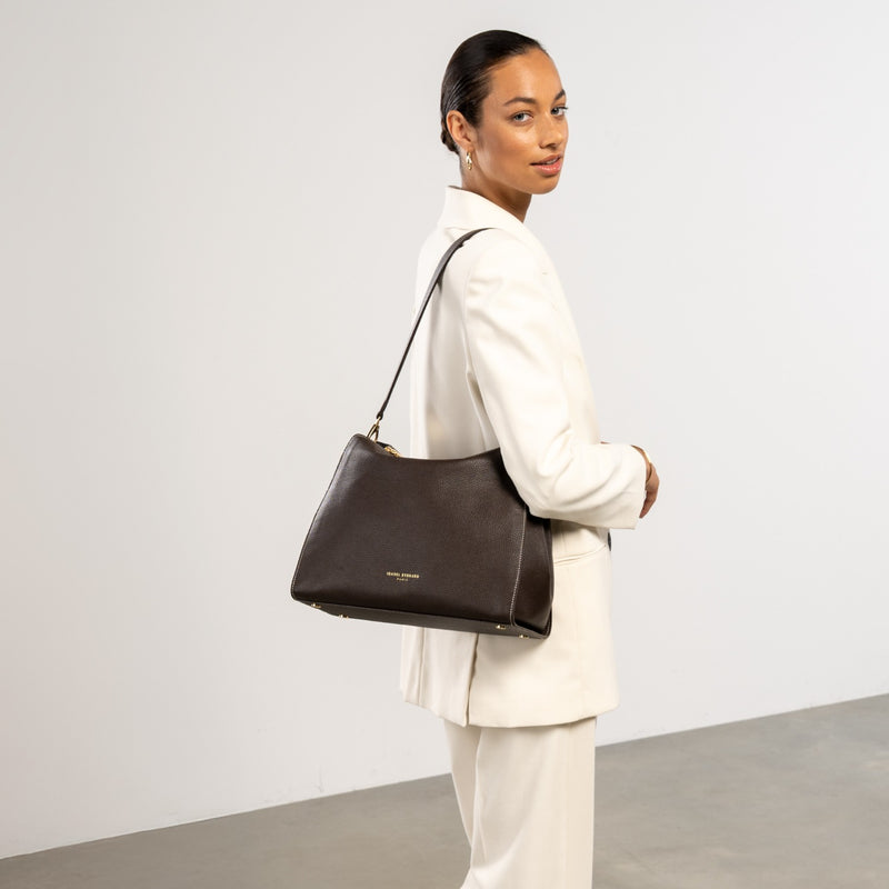 Isabel Bernard Honoré Emma Schoudertas Donkerbruin IB21134-031-zoom-