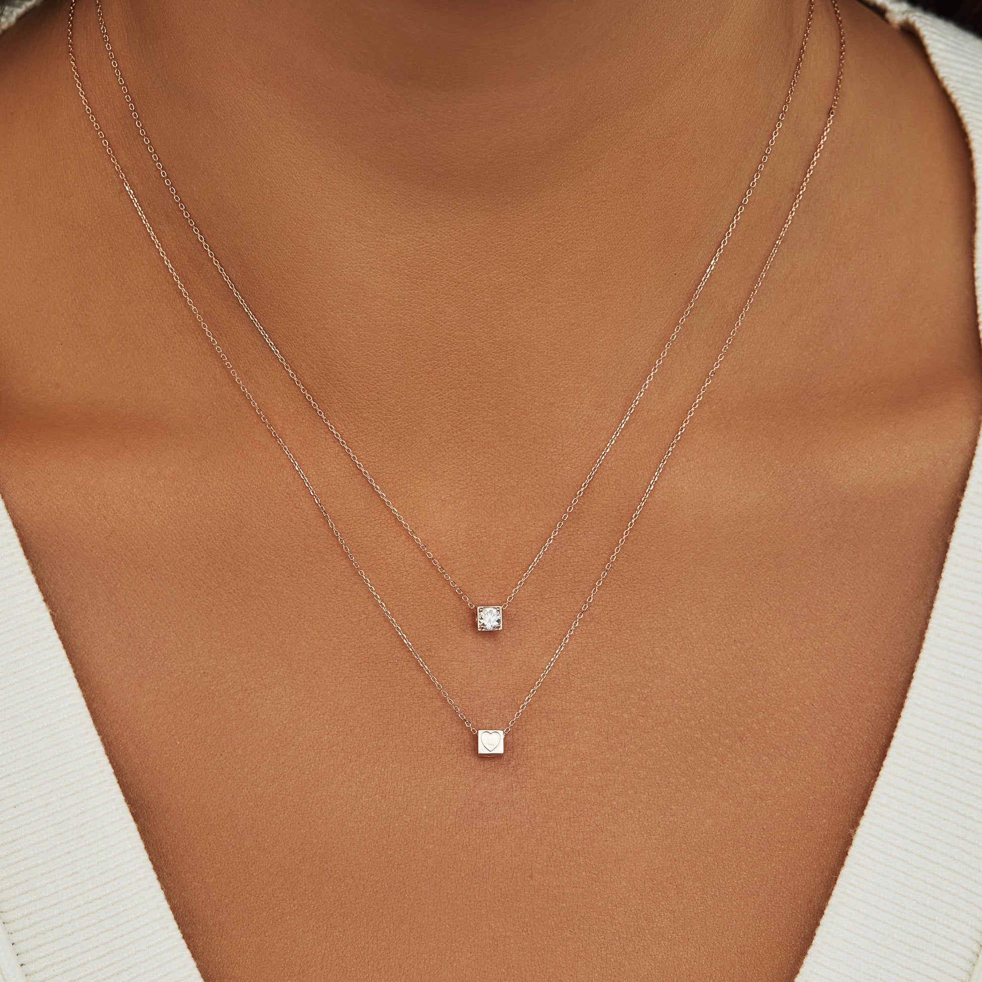 Isabel Bernard La Concorde Felie 14 Carat Rosegold cube Charm IB350049