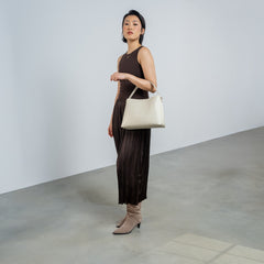 Isabel Bernard Montmartre Béatrice creme vegetable tanned leather handbag IB25095-370