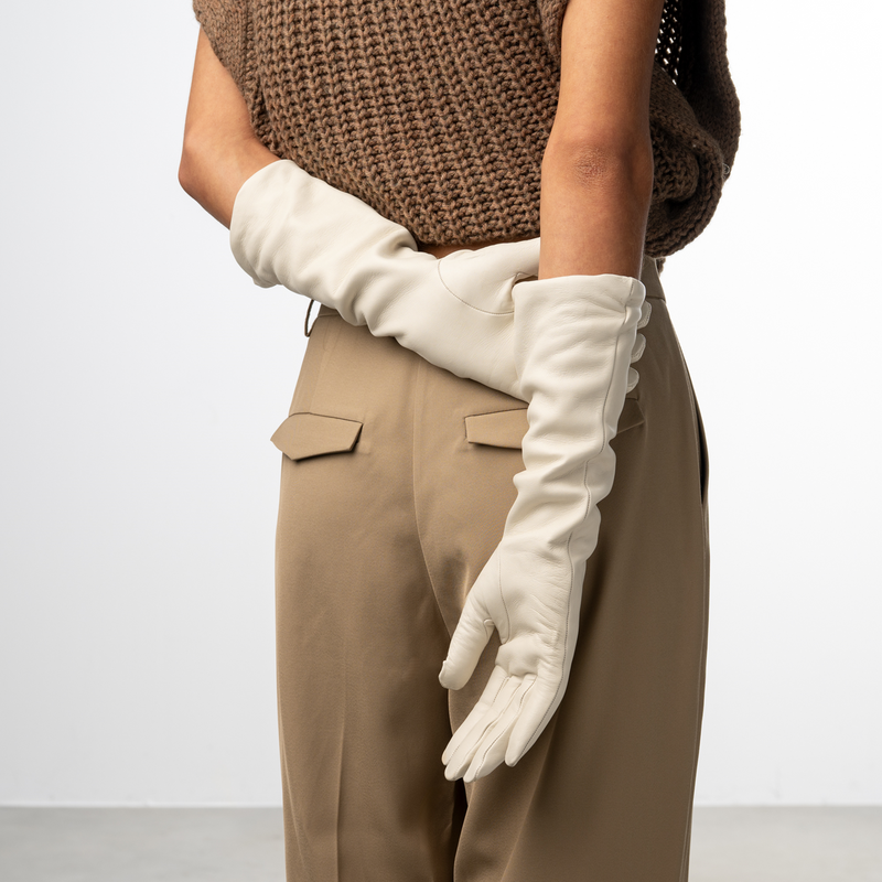 Isabel Bernard Isabel Bernard Honoré Estelle crème leren handschoenen van geitenleer IB67005-372-7-zoom-