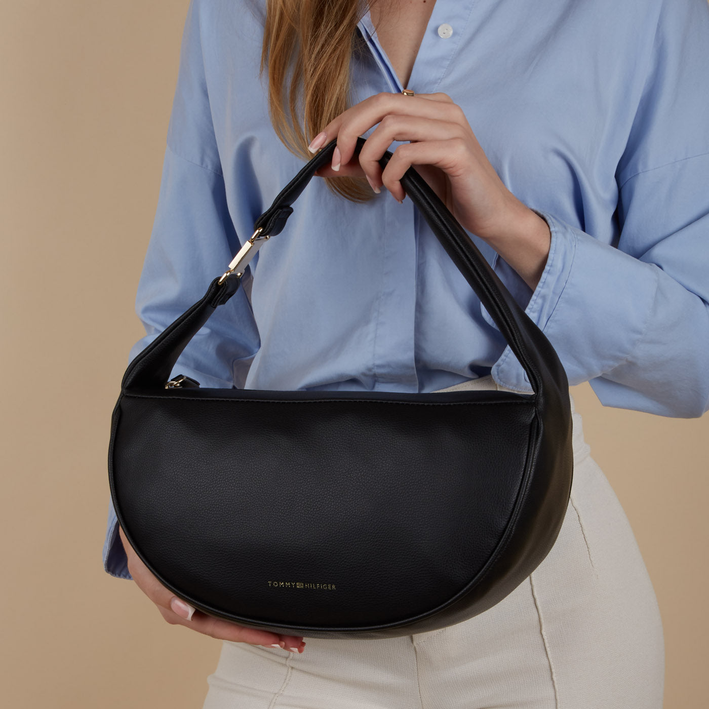 Tommy Hilfiger Black Shoulder Bag AW0AW14884BDS