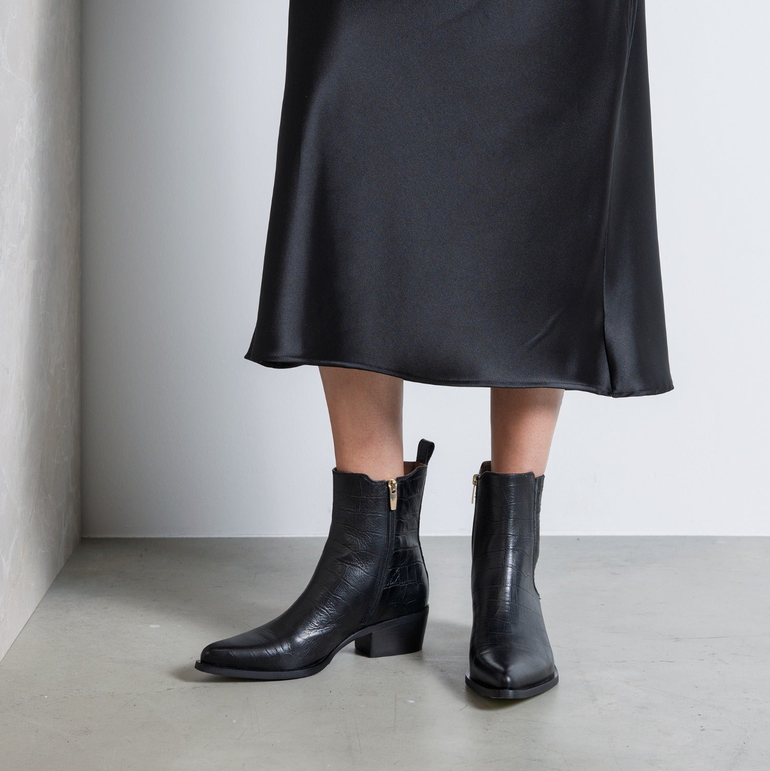 Isabel Bernard Vendôme Amandine croco black calfskin leather boots IB53010-201-36