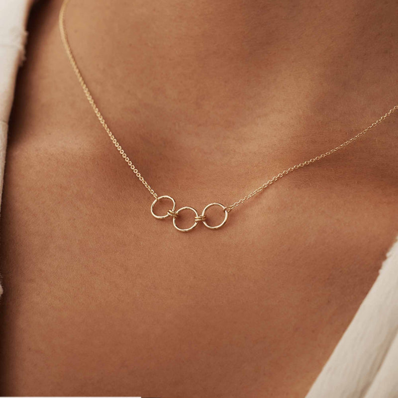 Isabel Bernard Cadeau d'Isabel 14 karaat gouden ketting en oorbellen giftset met ringen IB90180-zoom-