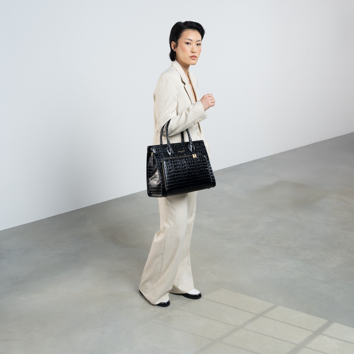 Isabel Bernard Honoré Nadine croco black calfskin leather handbag with 13 inch laptop compartment IB25110-201-13