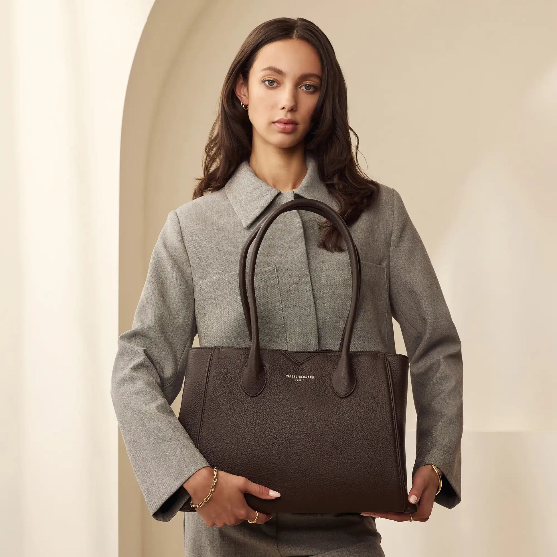 Isabel Bernard Honoré Cloe brown calfskin leather handbag IB25091